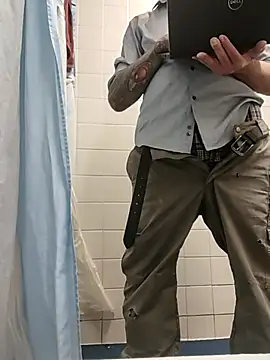 Snapshot of AceSpinning_DJ chatting on March 18, 2025, 7:12 pm AceSpinning DJ online show from March 18, 2025, 7:12 pm