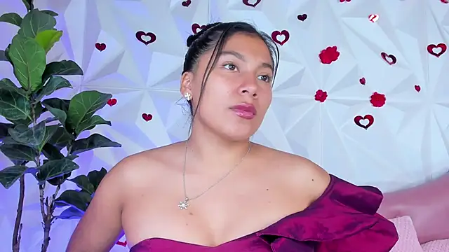 Snapshot of LinnaGardenia chatting on March 15, 2025, 7:16 pm LinnaGardenia online show from March 15, 2025, 7:16 pm