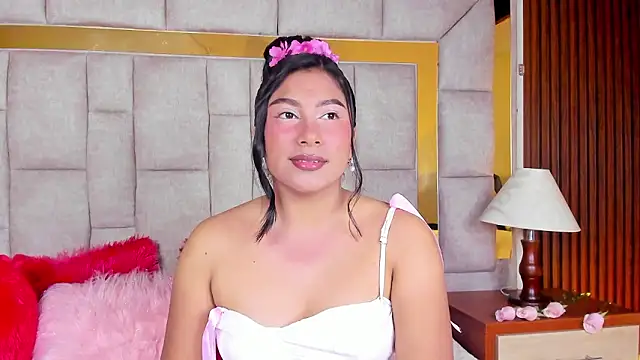 LinnaGardenia online show from March 3, 2026, 2:57 pm