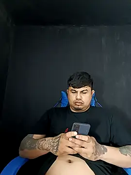 Snapshot of DickMasterfindom chatting on February 5, 2026, 5:14 am DickMasterfindom online show from February 5, 2026, 5:14 am