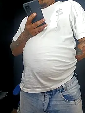 Snapshot of DickMasterfindom chatting on February 19, 2026, 5:26 am DickMasterfindom online show from February 19, 2026, 5:26 am