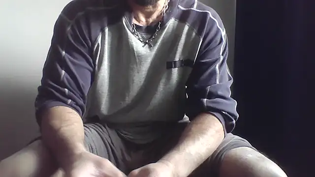 Snapshot of fl3xxx1 chatting on December 15, 2025, 10:54 am fl3xxx1 online show from December 15, 2025, 10:54 am