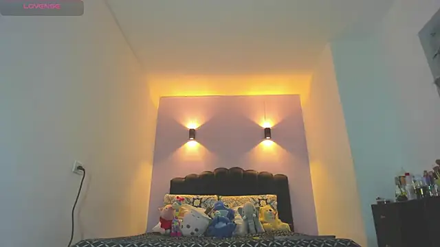Snapshot of Sofia_Clauss_ chatting on April 19, 2026, 4:35 am Sofia Clauss online show from April 19, 2026, 4:35 am