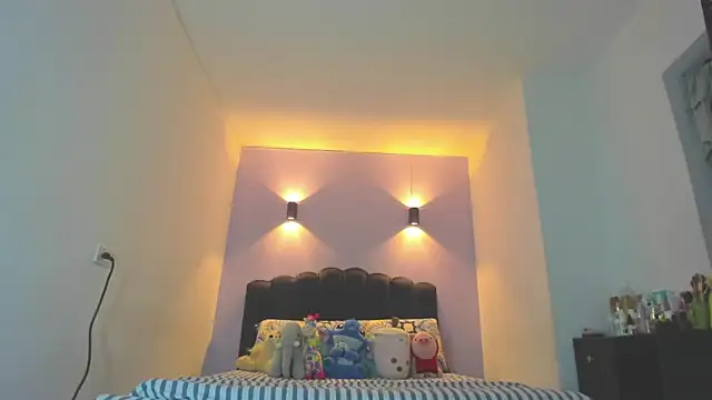 Snapshot of Sofia_Clauss_ chatting on May 7, 2026, 4:28 am Sofia Clauss online show from May 7, 2026, 4:28 am