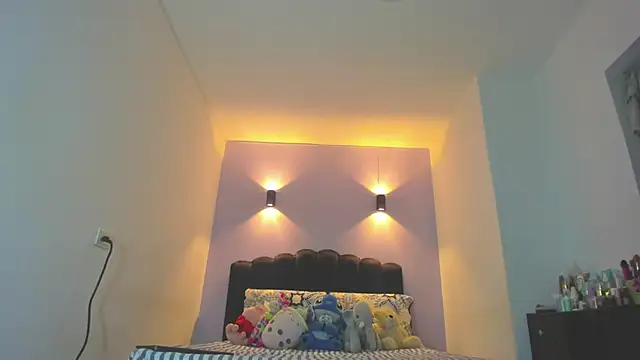Snapshot of Sofia_Clauss_ chatting on May 8, 2026, 4:05 am Sofia Clauss online show from May 8, 2026, 4:05 am