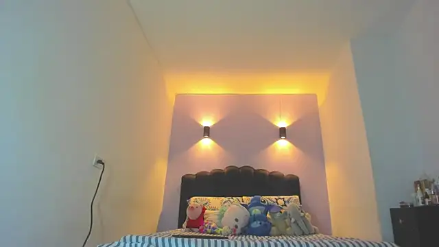 Snapshot of Sofia_Clauss_ chatting on May 6, 2026, 5:11 am Sofia Clauss online show from May 6, 2026, 5:11 am