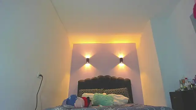 Snapshot of Sofia_Clauss_ chatting on April 21, 2026, 5:14 am Sofia Clauss online show from April 21, 2026, 5:14 am