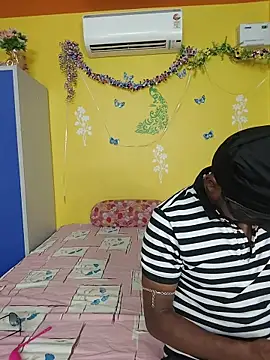 Snapshot of OrgsmMust chatting on March 4, 2026, 6:04 pm OrgsmMust online show from March 4, 2026, 6:04 pm