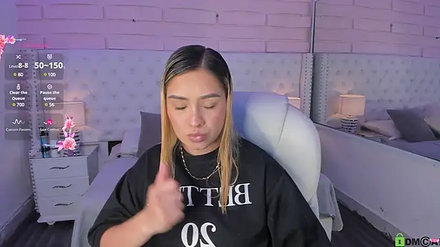 Snapshot of Yaaky_ chatting on December 24, 2024, 1:38 am Yaaky online show from December 24, 2024, 1:38 am