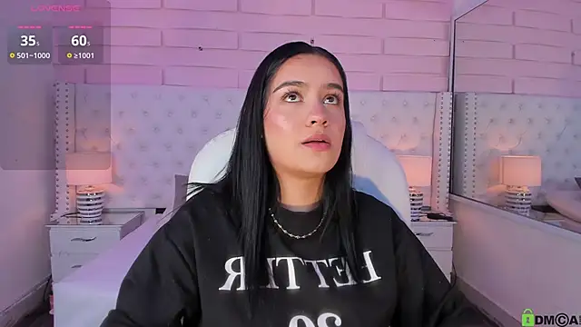 Snapshot of Yaaky_ chatting on February 19, 2025, 8:31 pm Yaaky online show from February 19, 2025, 8:31 pm