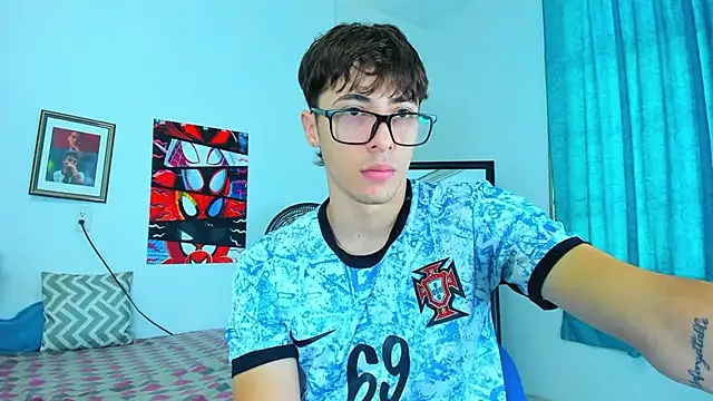 Snapshot of AlessandroDybala chatting on May 28, 2026, 12:33 pm AlessandroDybala online show from May 28, 2026, 12:33 pm