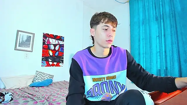 Snapshot of AlessandroDybala chatting on April 24, 2026, 12:18 pm AlessandroDybala online show from April 24, 2026, 12:18 pm