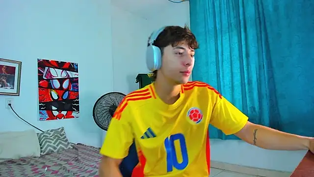 Snapshot of AlessandroDybala chatting on May 6, 2026, 12:20 pm AlessandroDybala online show from May 6, 2026, 12:20 pm
