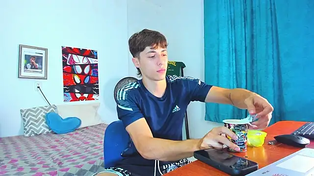 Snapshot of AlessandroDybala chatting on April 29, 2026, 9:32 pm AlessandroDybala online show from April 29, 2026, 9:32 pm