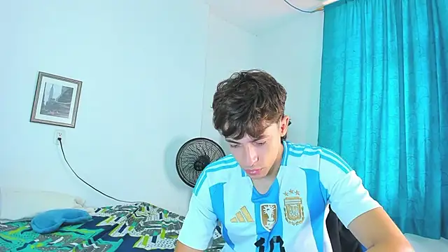 Snapshot of AlessandroDybala chatting on April 9, 2026, 1:06 pm AlessandroDybala online show from April 9, 2026, 1:06 pm