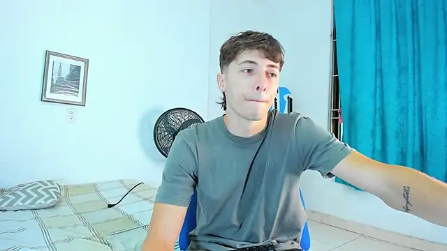 Snapshot of AlessandroDybala chatting on March 14, 2026, 12:11 pm AlessandroDybala online show from March 14, 2026, 12:11 pm