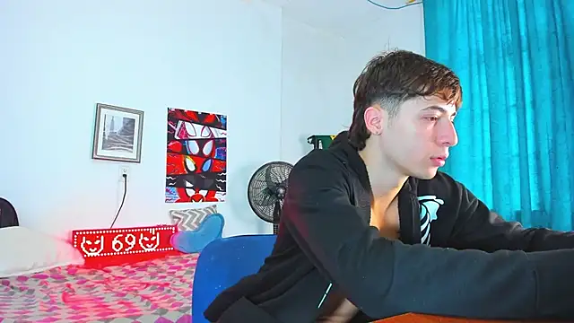 Snapshot of AlessandroDybala chatting on April 25, 2026, 12:30 pm AlessandroDybala online show from April 25, 2026, 12:30 pm