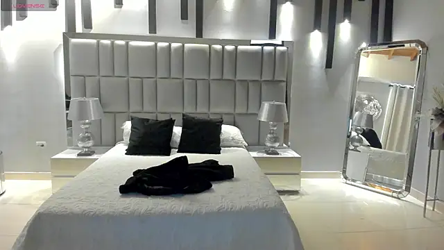 AnnaBrooks1 online show from November 29, 2025, 7:47 pm