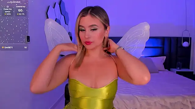 AnnaBrooks1 online show from October 31, 2025, 7:54 pm