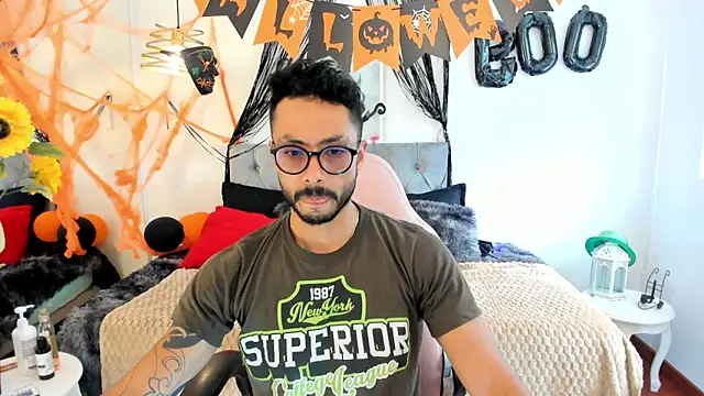 Snapshot of Tom_cooper_ chatting on October 30, 2025, 1:31 pm Tom cooper online show from October 30, 2025, 1:31 pm