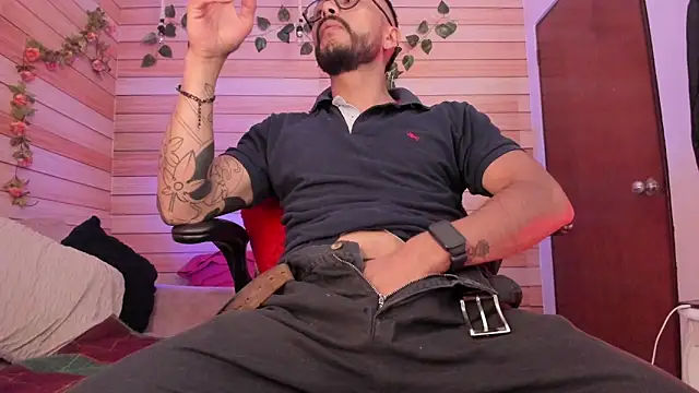 Snapshot of Tom_cooper_ chatting on March 12, 2025, 1:19 pm Tom cooper online show from March 12, 2025, 1:19 pm