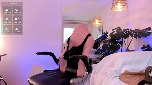 Snapshot of Tom_cooper_ chatting on December 4, 2025, 1:10 pm Tom cooper online show from December 4, 2025, 1:10 pm