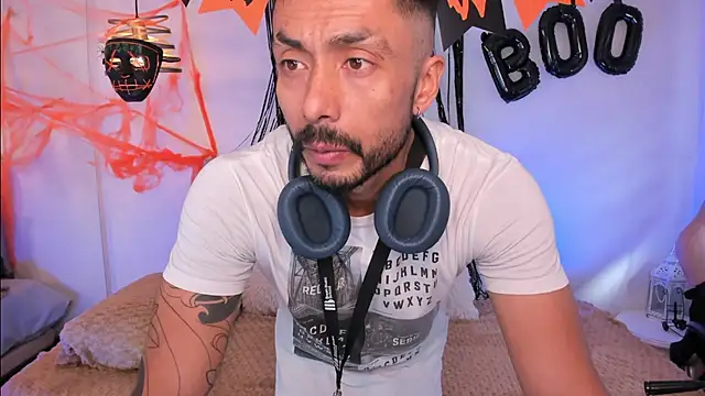 Snapshot of Tom_cooper_ chatting on October 18, 2025, 12:51 pm Tom cooper online show from October 18, 2025, 12:51 pm