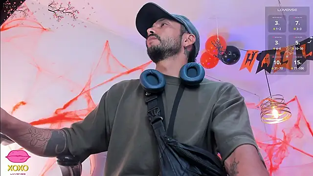 Snapshot of Tom_cooper_ chatting on October 15, 2025, 12:35 pm Tom cooper online show from October 15, 2025, 12:35 pm