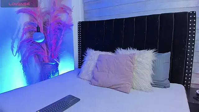 Sofiia-Rubb online show from September 26, 2025, 4:52 am