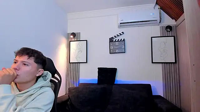 Snapshot of little_morbid chatting on November 15, 2025, 2:15 am little morbid online show from November 15, 2025, 2:15 am