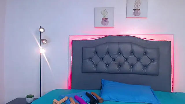 Snapshot of candy_lux_ chatting on November 26, 2025, 7:03 pm candy lux online show from November 26, 2025, 7:03 pm