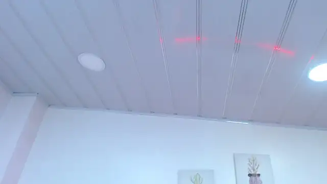 Snapshot of candy_lux_ chatting on October 3, 2025, 8:43 pm candy lux online show from October 3, 2025, 8:43 pm