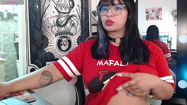 mollyshake1 online show from March 5, 2025, 5:18 am