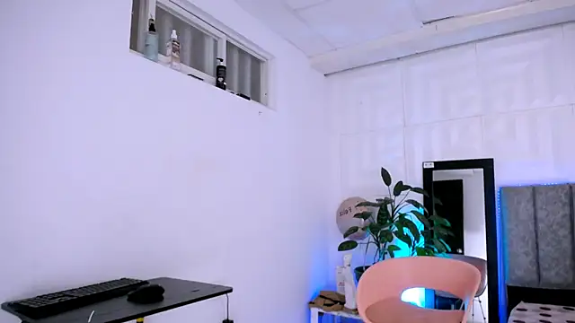 Snapshot of nataly_red chatting on September 13, 2025, 6:41 pm nataly red online show from September 13, 2025, 6:41 pm