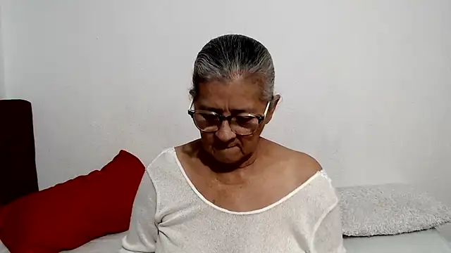 candy mature  online show from May 24, 2026, 12:43 am