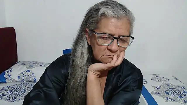candy mature  online show from May 1, 2026, 11:37 am