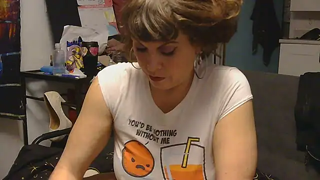 Snapshot of HeyyImHarlowe chatting on February 2, 2025, 9:29 am HeyyImHarlowe online show from February 2, 2025, 9:29 am