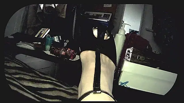 Snapshot of HeyyImHarlowe chatting on January 18, 2026, 9:02 am HeyyImHarlowe online show from January 18, 2026, 9:02 am