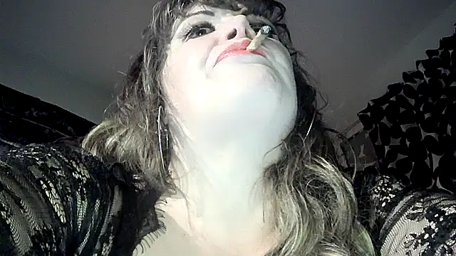 Snapshot of HeyyImHarlowe chatting on January 11, 2026, 9:49 am HeyyImHarlowe online show from January 11, 2026, 9:49 am