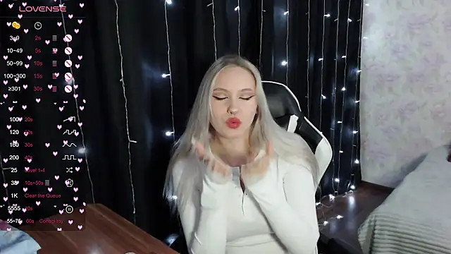 VikaPowers online show from March 8, 2025, 8:25 pm