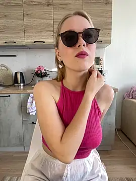 Snapshot of Little_Forest_ELF chatting on March 20, 2025, 6:19 am Little Forest ELF online show from March 20, 2025, 6:19 am