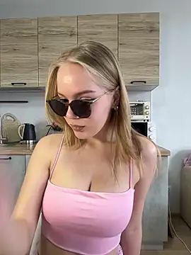 Snapshot of Little_Forest_ELF chatting on March 21, 2025, 6:27 am Little Forest ELF online show from March 21, 2025, 6:27 am