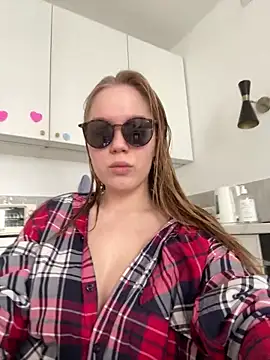 Snapshot of Little_Forest_ELF chatting on February 26, 2026, 5:51 am Little Forest ELF online show from February 26, 2026, 5:51 am