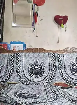 BadBoySmoker7070 online show from September 28, 2025, 7:10 pm