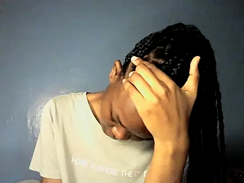 Snapshot of cyberbunnie chatting on December 8, 2024, 7:43 pm cyberbunnie online show from December 8, 2024, 7:43 pm