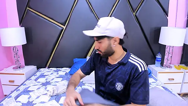 Snapshot of MilanZaire chatting on November 8, 2025, 2:15 am MilanZaire online show from November 8, 2025, 2:15 am