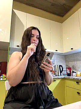 Karolina llove online show from November 8, 2025, 11:08 pm