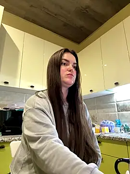 Karolina llove online show from November 11, 2025, 6:41 am