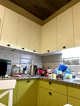 Karolina llove online show from November 14, 2025, 6:44 pm