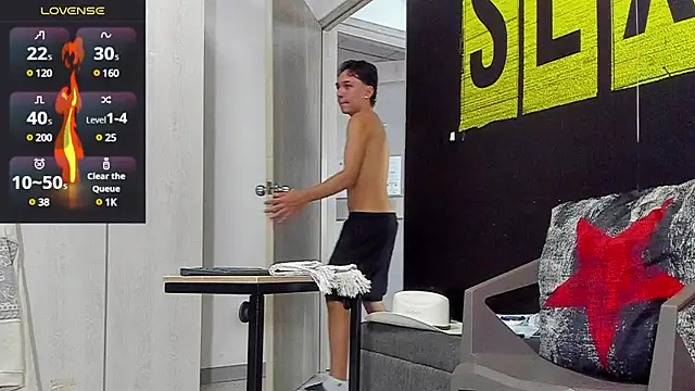 Snapshot of Rhaegal_hot chatting on February 22, 2025, 2:41 pm Rhaegal hot online show from February 22, 2025, 2:41 pm